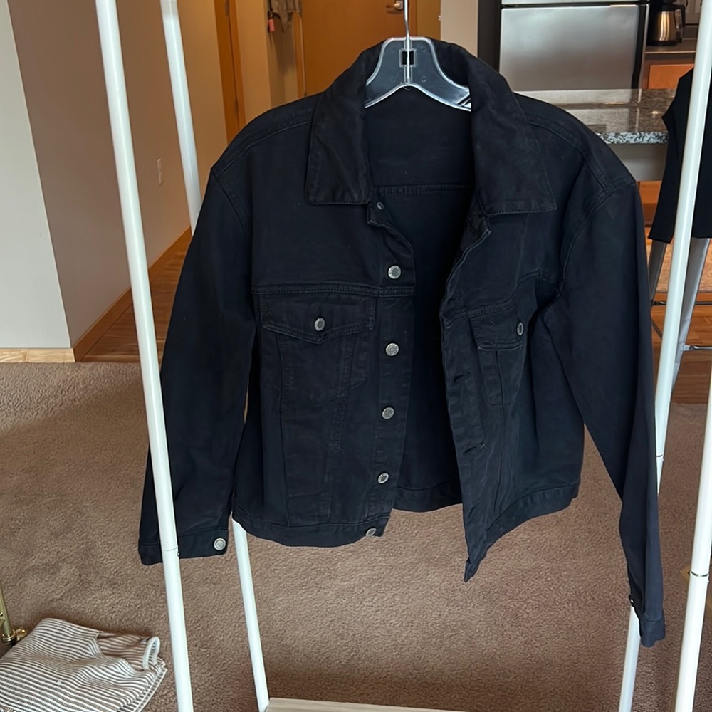 Black jean jacket from Urban Outfitters - size S/M